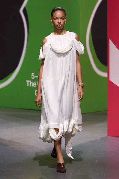 Look 5